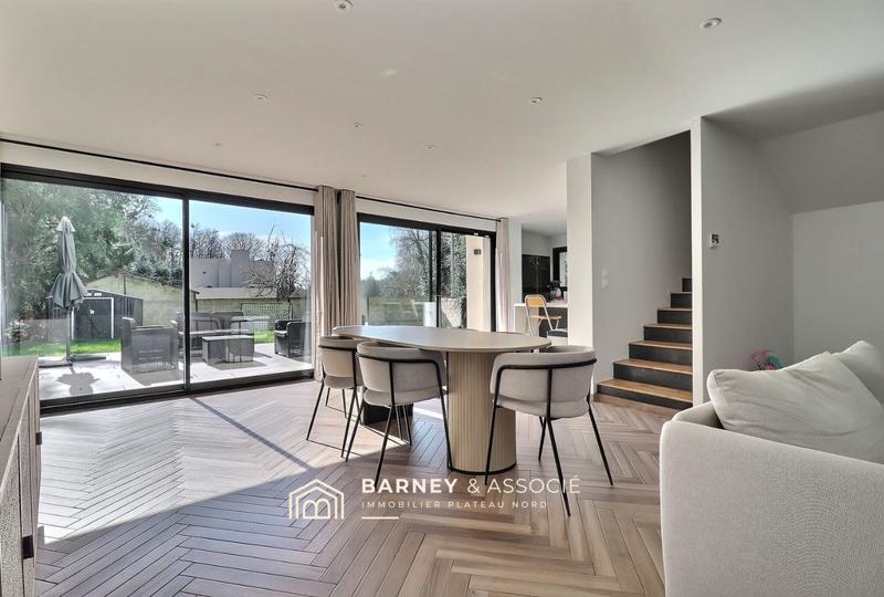 Maison contemporaine - 220 m² - 8 pièces