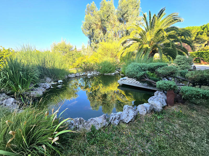 Villa - 300 m² - 10 pièces