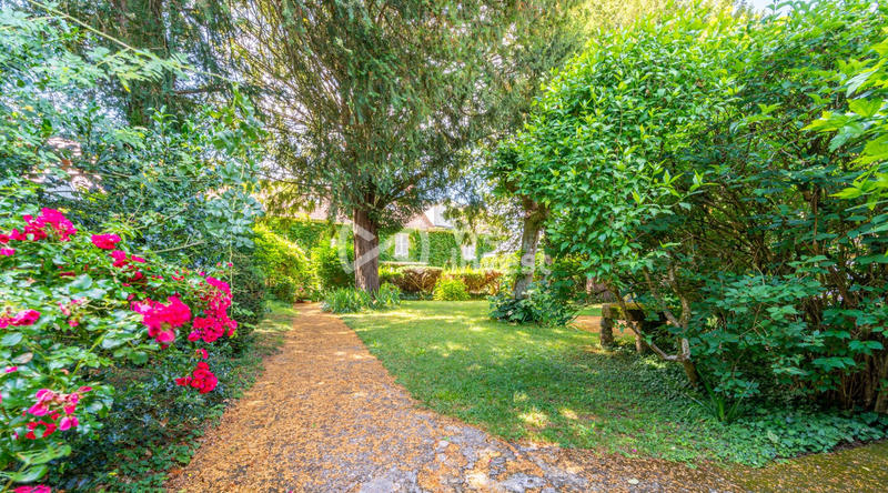 Maison ancienne - 300 m² - 9 pièces