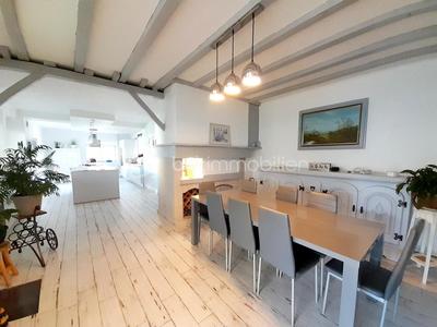 Maison - 270 m² - 12 pièces