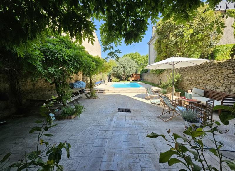 Maison - 371 m² - 8 pièces