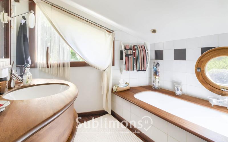 Maison - 120 m² - 6 pièces