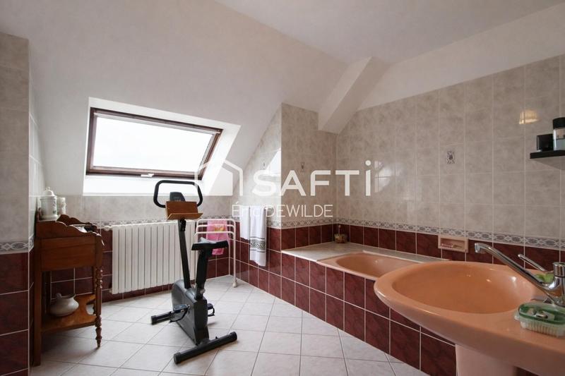 Maison - 182 m² - 7 pièces