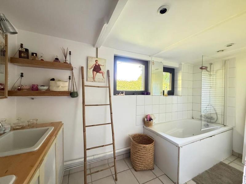 Maison en pierre - 205 m² - 8 pièces