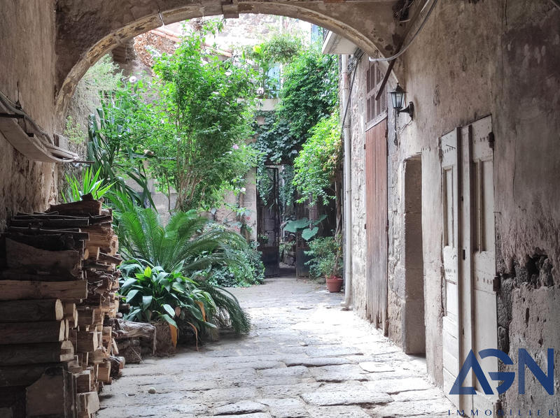 Immeuble - 259 m² - 15 pièces