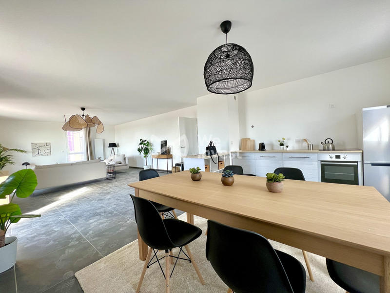 Appartement - 90 m² - 4 pièces