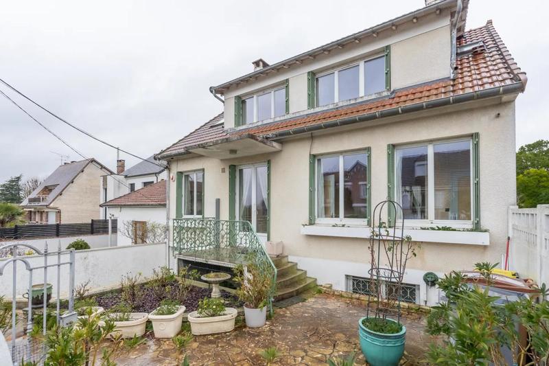 Maison - 128 m² - 7 pièces