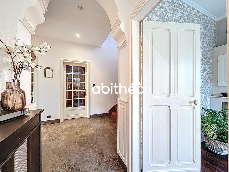 Maison - 224 m² - 6 pièces