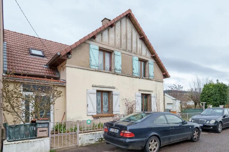 Maison - 150 m² - 8 pièces