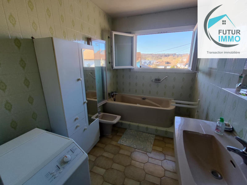 Maison - 205 m² - 8 pièces