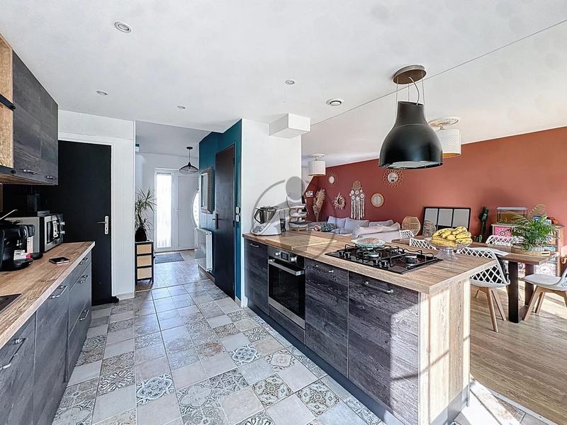 Maison - 96 m² - 5 pièces