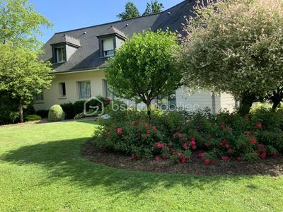 Maison traditionnelle - 206 m² - 7 pièces