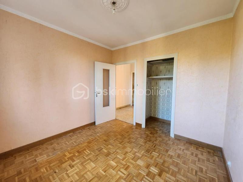 Maison traditionnelle - 165 m² - 8 pièces