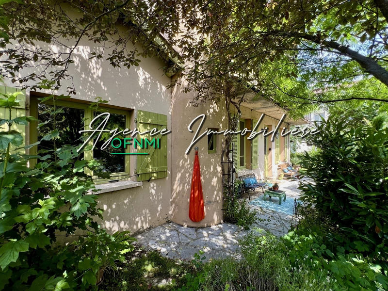 Maison - 170 m² - 10 pièces