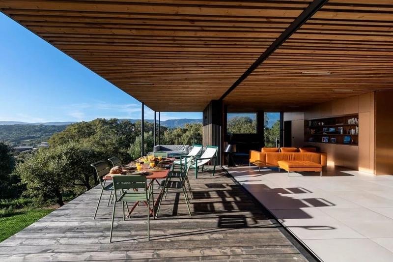 Maison - 180 m² - 6 pièces