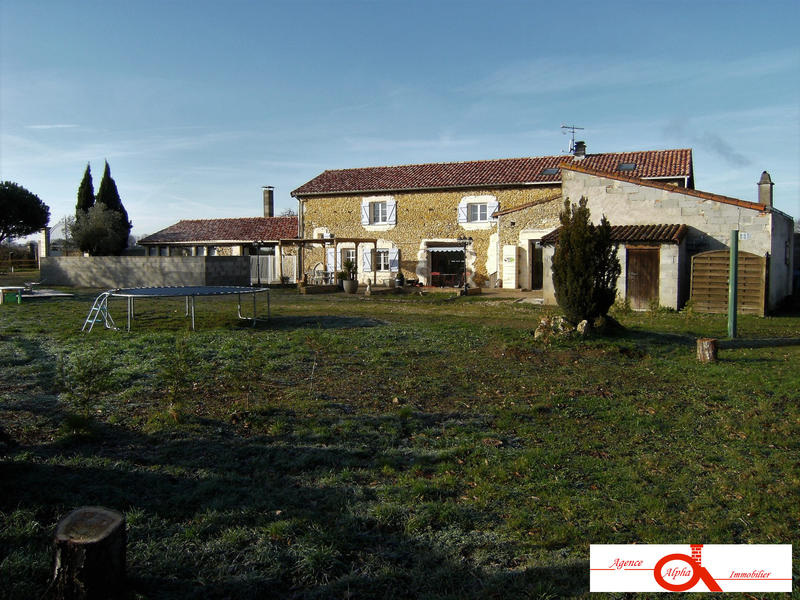 Maison ancienne - 310 m² - 10 pièces