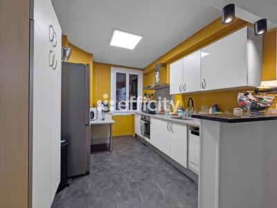 Appartement - 95 m² - 3 pièces