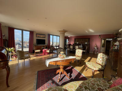 Appartement - 132 m² - 4 pièces