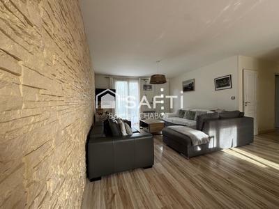 Maison - 99 m² - 6 pièces