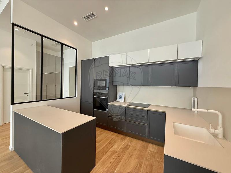 Appartement - 100 m² - 4 pièces