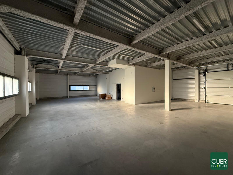 Local commercial - 257 m² - 2 pièces