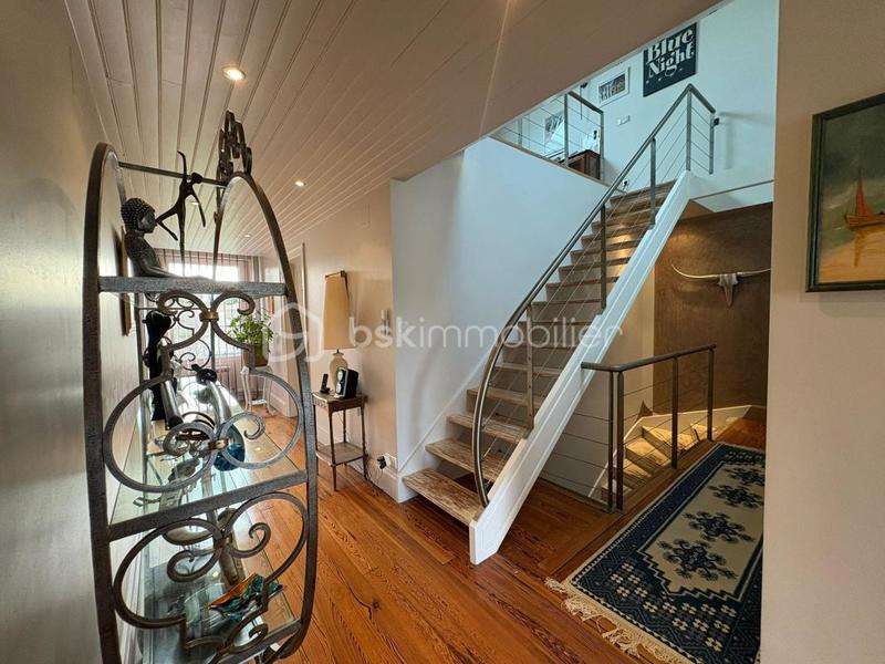 Maison de maîtres - 279 m² - 8 pièces