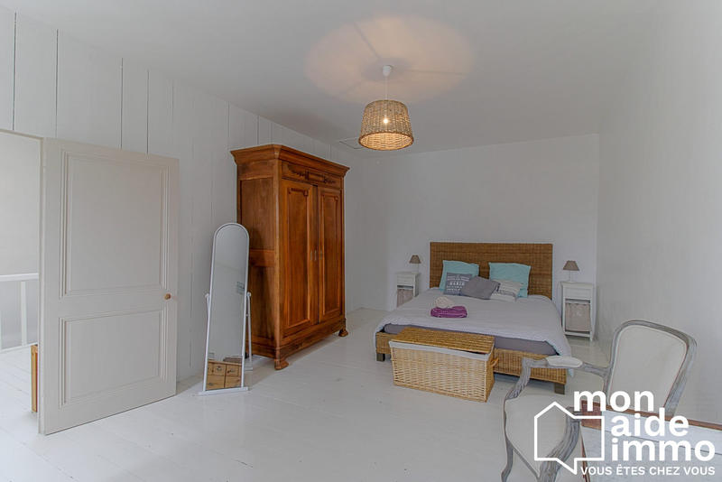 Maison traditionnelle - 139 m² - 6 pièces