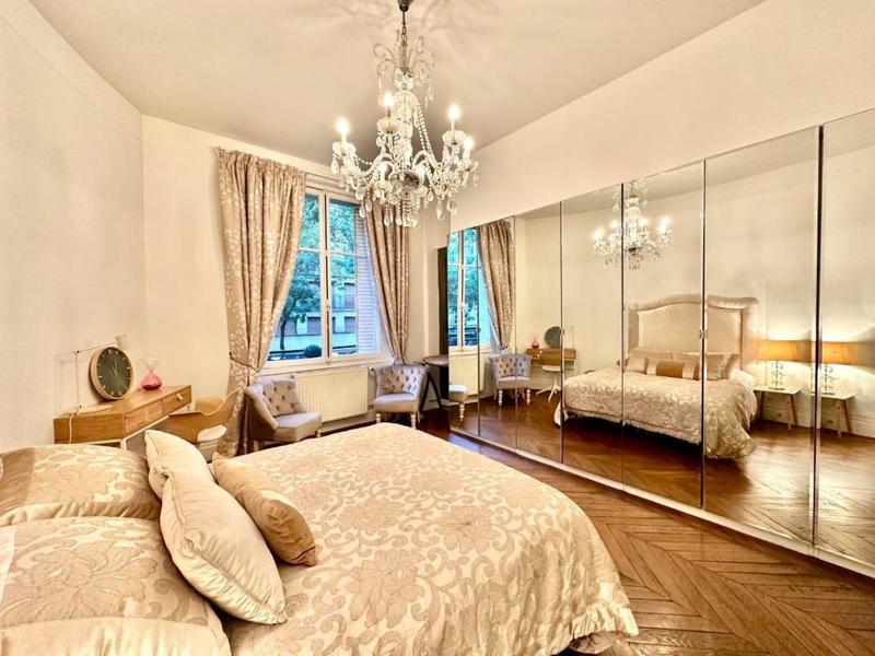 Appartement - 242 m²