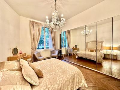 Appartement - 242 m²