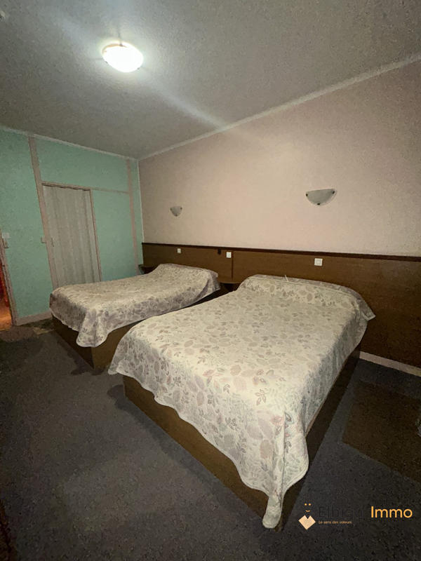 Maison - 700 m² - 17 pièces