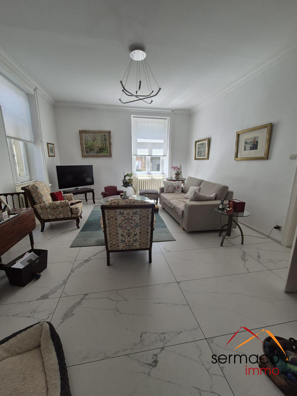 Maison - 334 m² - 14 pièces