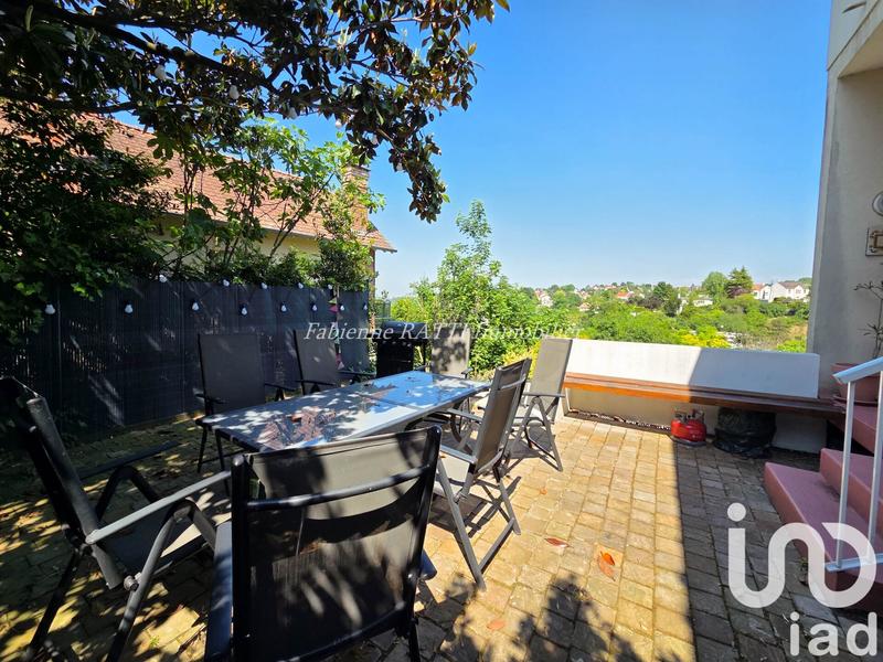 Maison - 204 m² - 7 pièces