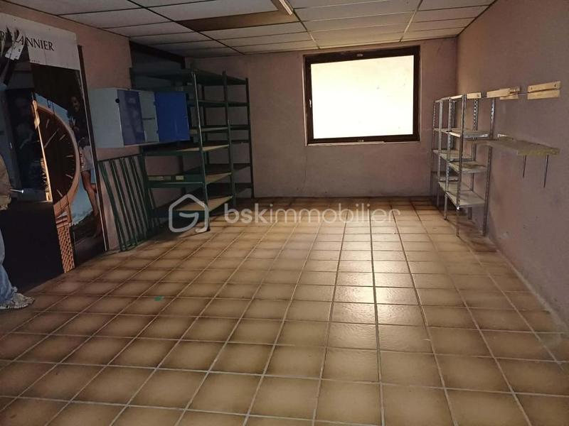 Local commercial - 142 m² - 3 pièces