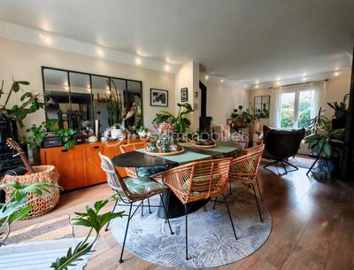 Maison - 100 m² - 5 pièces