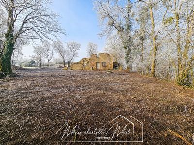 Terrain constructible - 1 895 m²