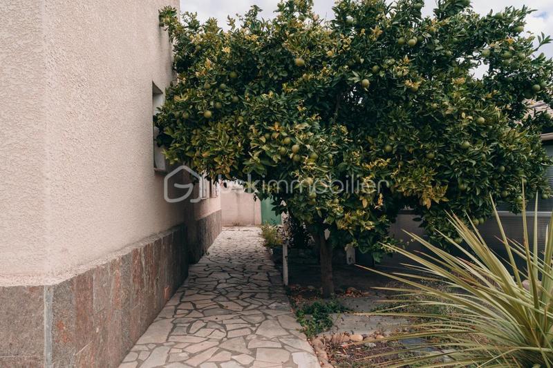 Maison traditionnelle - 176 m² - 7 pièces