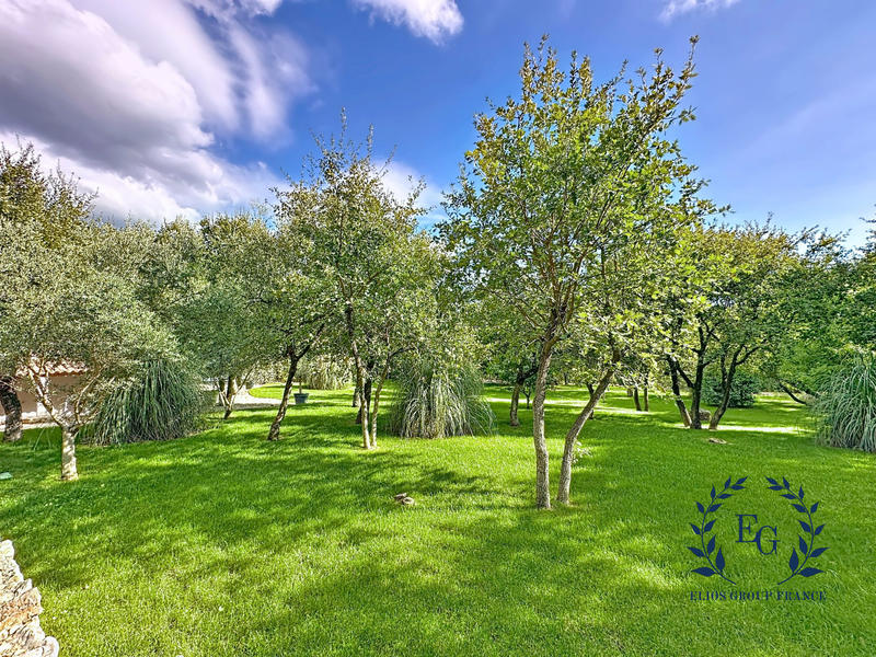 Maison traditionnelle - 207 m² - 7 pièces