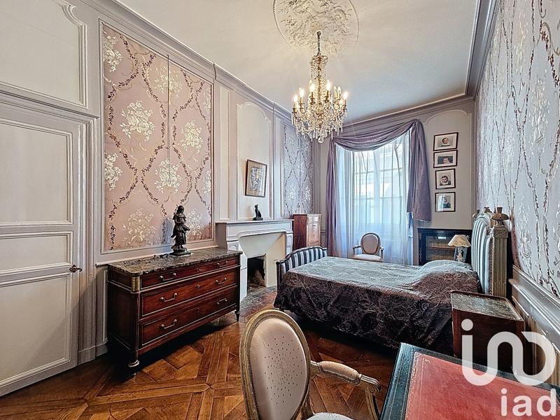 Appartement - 244 m² - 8 pièces