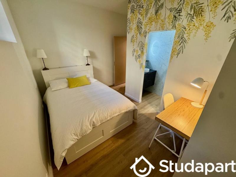 Chambre - 11 m² - 1 pièce