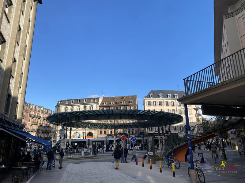 Local d'activités - 124 m² - 7 pièces