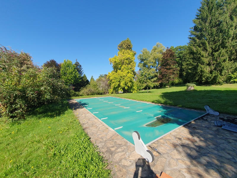 Propriété - 306 m² - 10 pièces