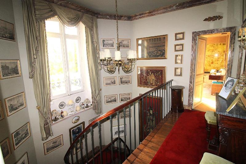 Maison - 289 m² - 15 pièces