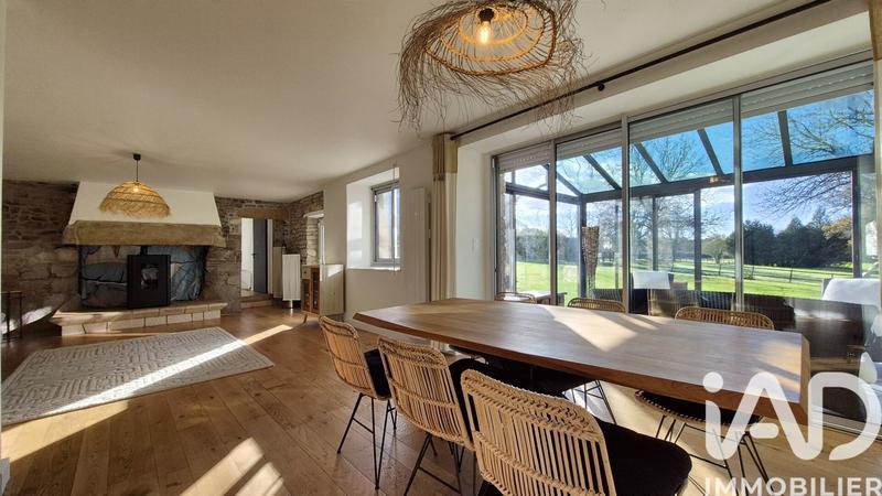 Maison - 240 m² - 9 pièces