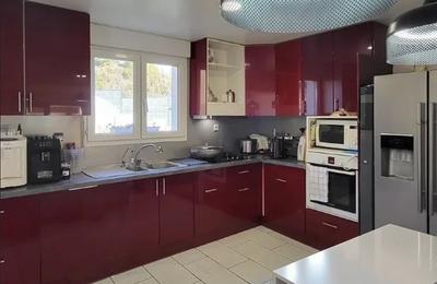 Maison - 250 m² - 9 pièces