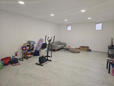 Maison - 450 m² - 6 pièces