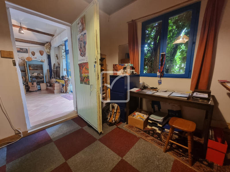 Propriété - 215 m² - 9 pièces