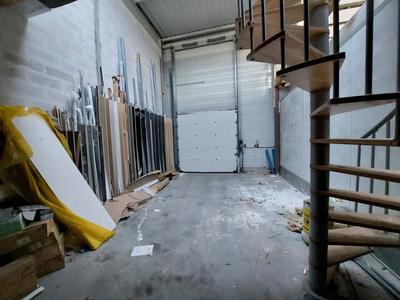 Entrepôt - 308 m²
