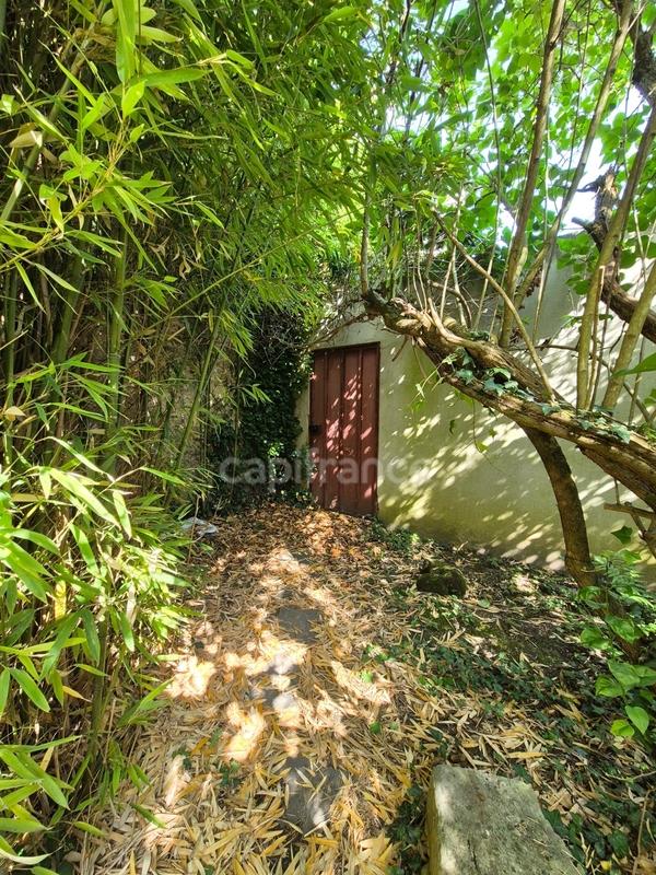 Local commercial - 85 m² - 4 pièces