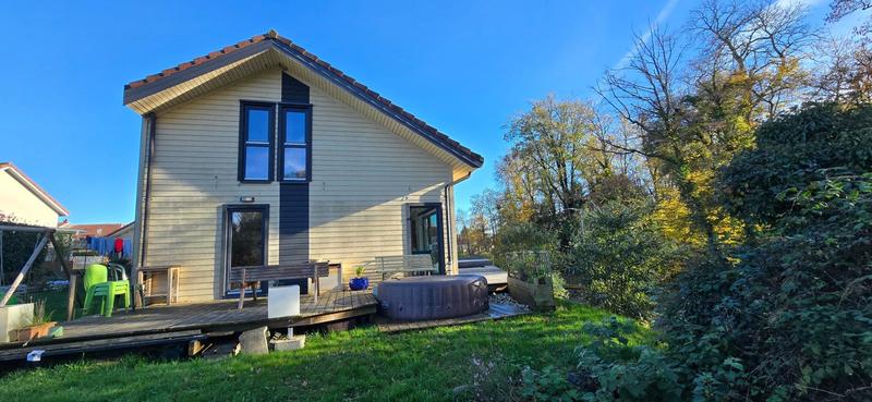 Maison - 150 m² - 8 pièces