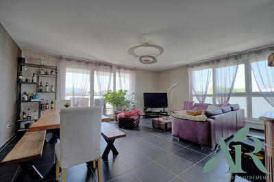 Appartement - 106 m² - 5 pièces